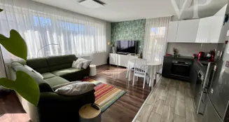 von_poll_real_estate_property_HU25439572_image_0