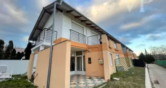 von_poll_real_estate_property_HU25439575_image_2