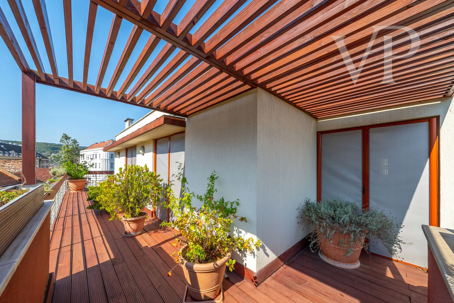 Moderne Penthouse-Wohnung im Budaer Burgviertel zu verkaufen.