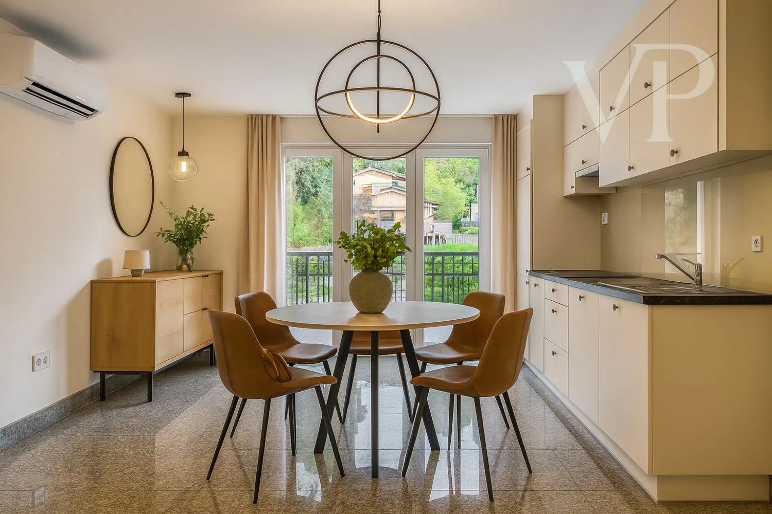 A konyha-étkező emelet