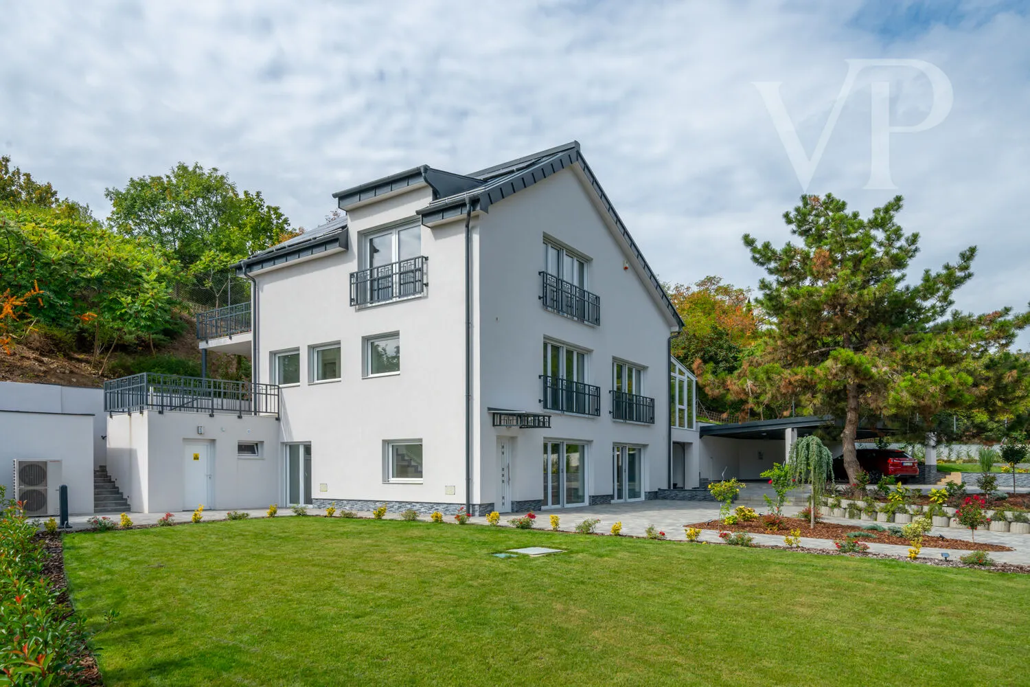 Budaörsi 3 lakásos ingatlan – többgenerációs otthon, iroda vagy magánklinika céljára.