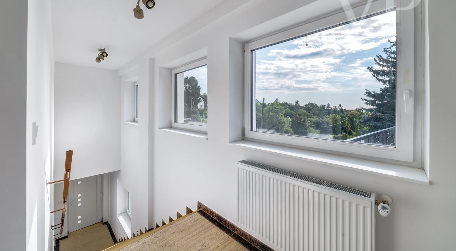 Budaörsi 3 lakásos ingatlan – többgenerációs otthon, iroda vagy magánklinika céljára.