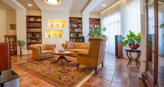 von_poll_real_estate_property_HU25439586_image_1