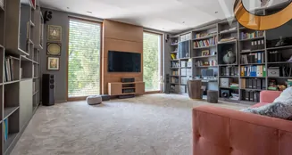 von_poll_real_estate_property_HU25439593_image_7