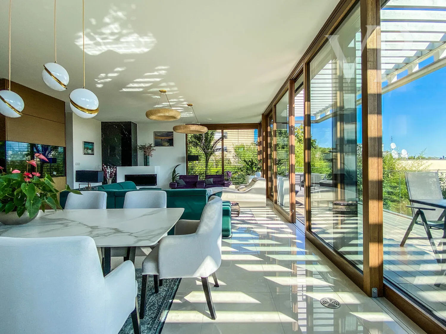 3ECD72D4-EF69-48B3-83F3-B97BCDA00CDB