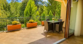 von_poll_real_estate_property_HU25439596_image_2