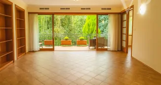 von_poll_real_estate_property_HU25439596_image_1