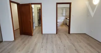 von_poll_real_estate_property_HU25439596_image_6