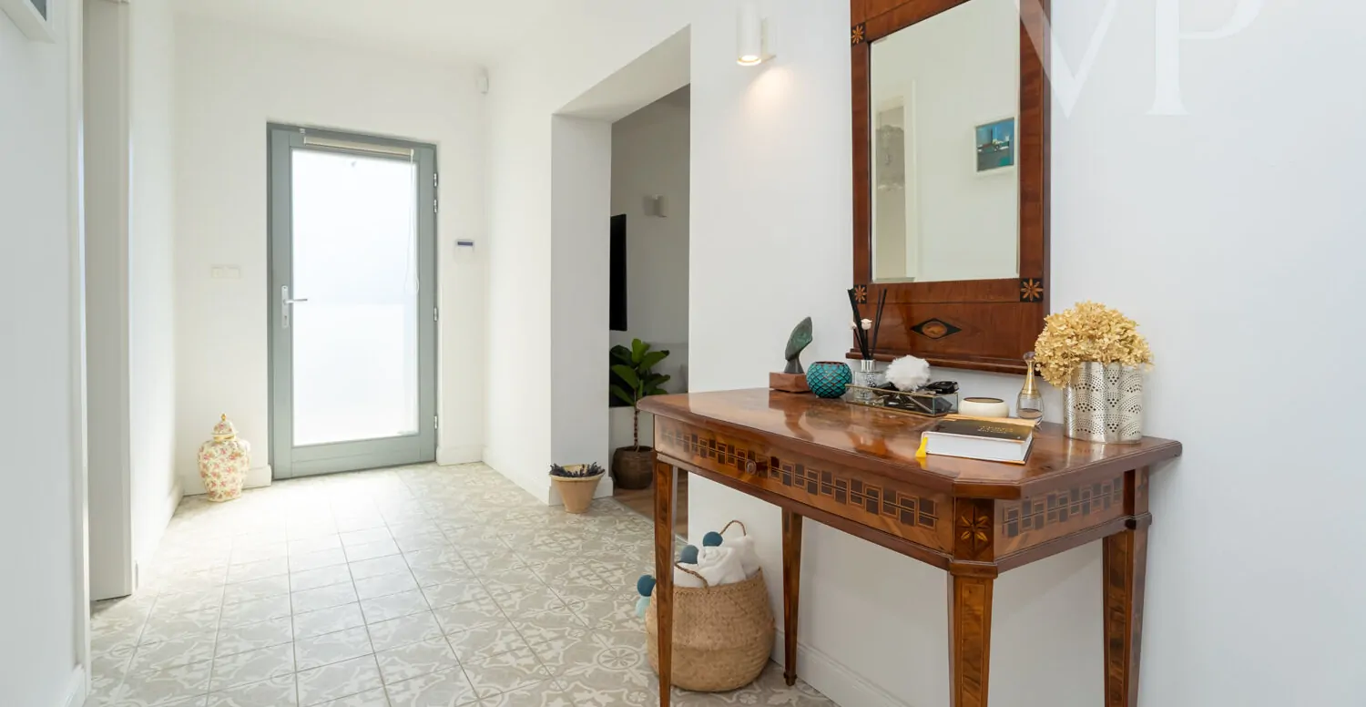 Ház Tihanyban – panoráma, elegancia és modern kényelem.