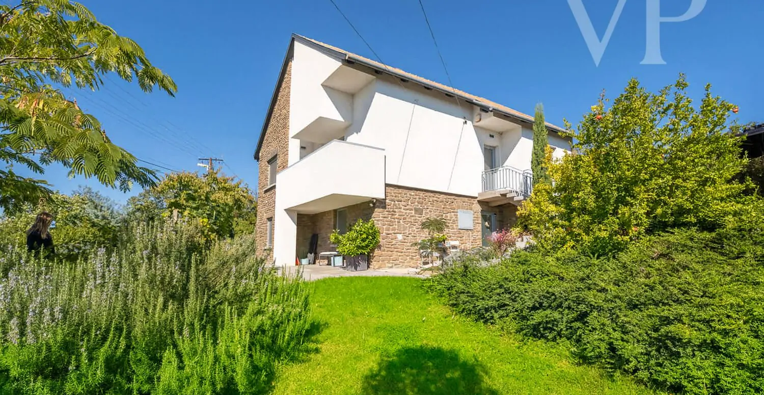 Ház Tihanyban – panoráma, elegancia és modern kényelem.