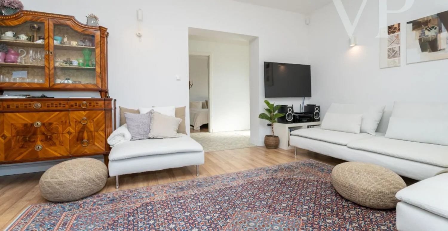 Ház Tihanyban – panoráma, elegancia és modern kényelem.