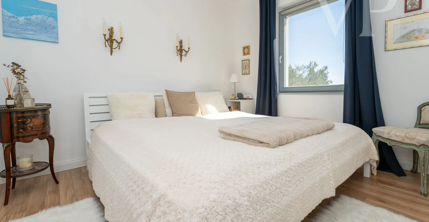 Ház Tihanyban – panoráma, elegancia és modern kényelem.