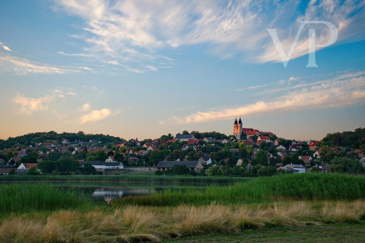 Ház Tihanyban – panoráma, elegancia és modern kényelem.