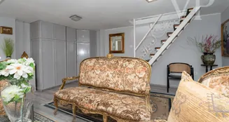 von_poll_real_estate_property_HU25439611_image_12