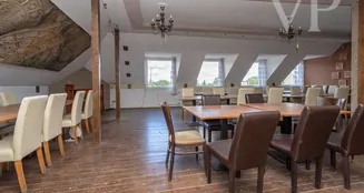 von_poll_real_estate_property_HU25439609_image_34