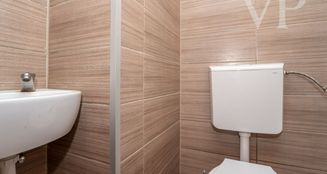 von_poll_real_estate_property_HU25439609_image_22
