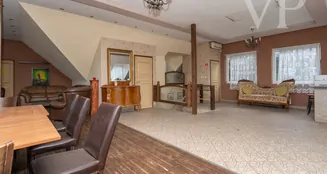 von_poll_real_estate_property_HU25439609_image_32