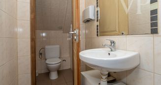 von_poll_real_estate_property_HU25439609_image_40