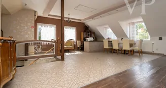 von_poll_real_estate_property_HU25439609_image_24