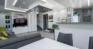 von_poll_real_estate_property_HU25439616_image_9