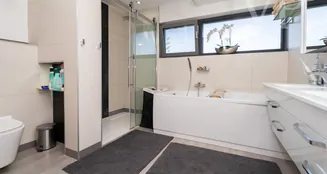 von_poll_real_estate_property_HU25439616_image_14