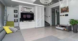 von_poll_real_estate_property_HU25439616_image_7