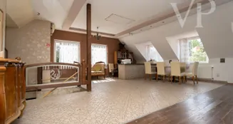 von_poll_real_estate_property_HU25439609_image_65