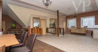 von_poll_real_estate_property_HU25439609_image_114