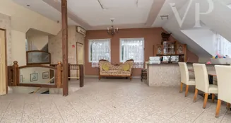 von_poll_real_estate_property_HU25439609_image_115