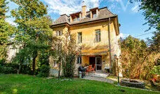 33786115_226795513_m(1)