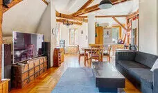 33786115_226795358_m