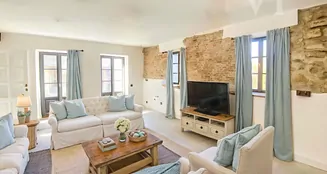 von_poll_real_estate_property_HU25439639_image_0