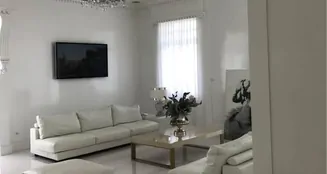 von_poll_real_estate_property_HU25439645_image_1