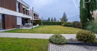 von_poll_real_estate_property_HU25439657_image_1