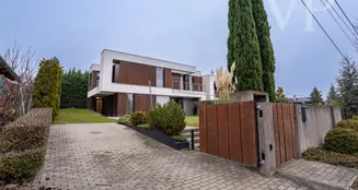 von_poll_real_estate_property_HU25439657_image_4