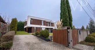 von_poll_real_estate_property_HU25439657_image_4