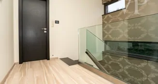 von_poll_real_estate_property_HU25439657_image_17