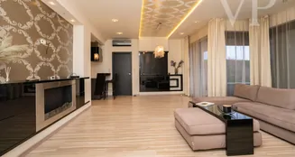 von_poll_real_estate_property_HU25439657_image_8