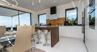 von_poll_real_estate_property_HU26439704_image_9