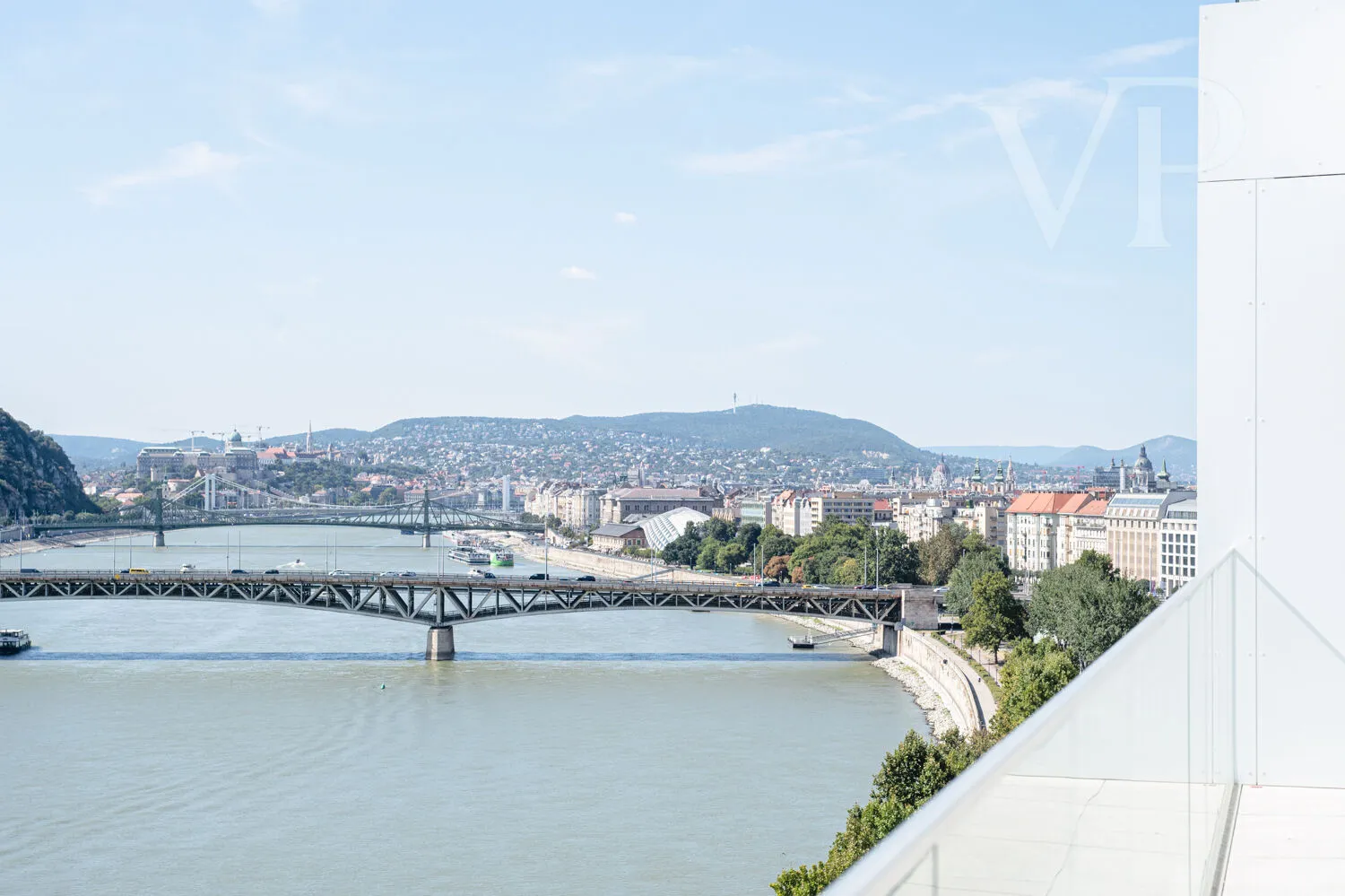 PANORÁMA A LAKÁSBÓL