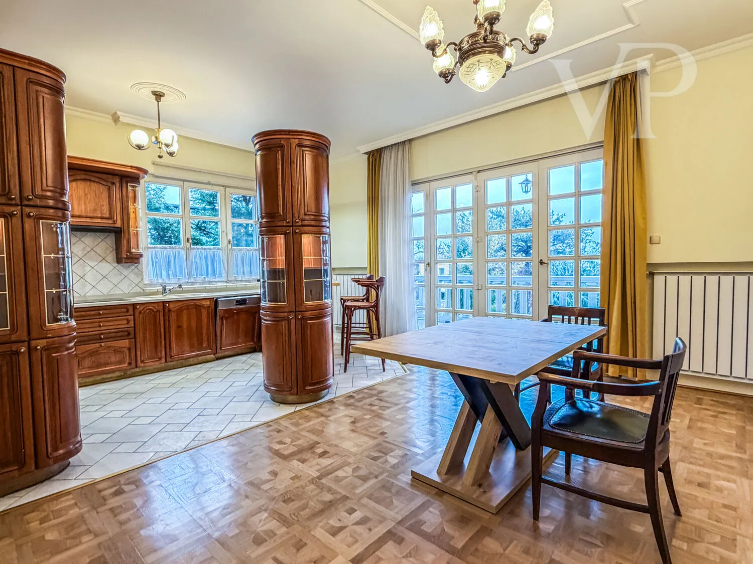 16A2F4D2-11B3-4E56-B056-50D7407A778C