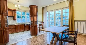 von_poll_real_estate_property_HU26439712_image_0