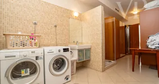 von_poll_real_estate_property_HU26439716_image_40