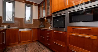 von_poll_real_estate_property_HU26439716_image_3