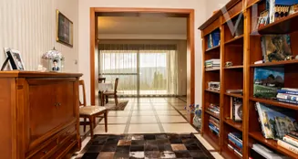 von_poll_real_estate_property_HU26439716_image_157