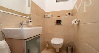 von_poll_real_estate_property_HU26439716_image_266