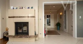 von_poll_real_estate_property_HU26439716_image_254