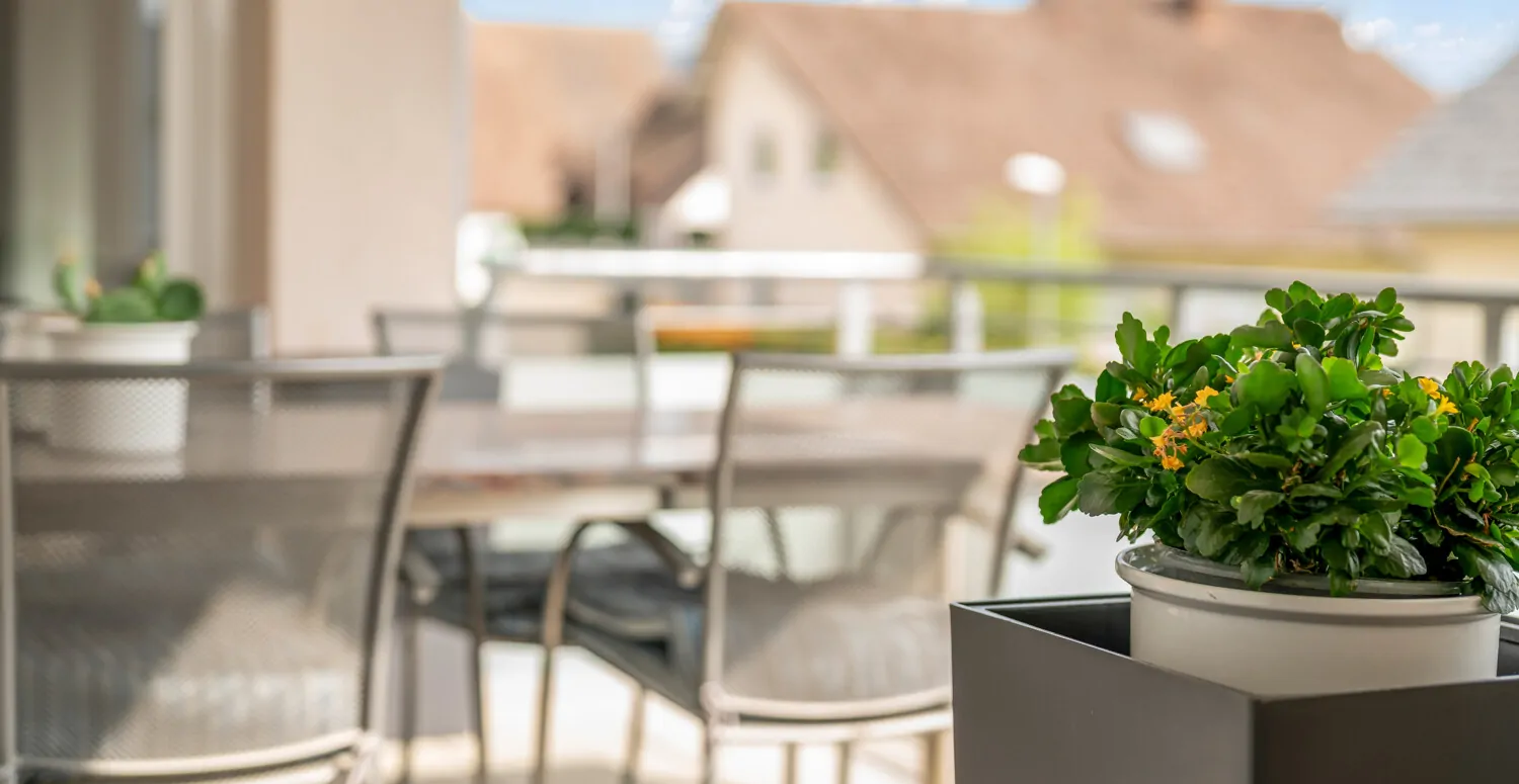 Südbalkon mit zwei Zugängen