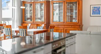 von_poll_real_estate_property_25429120_image_0