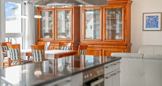 von_poll_real_estate_property_25429120_image_0